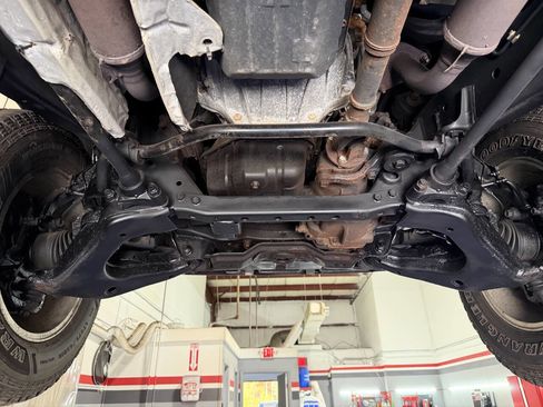 Used 2001 Toyota Land Cruiser image 34