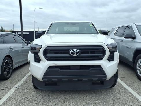 Used 2025 Toyota Tacoma SR RWD image 2