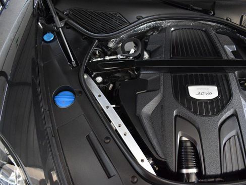 Used 2020 Porsche Panamera image 49