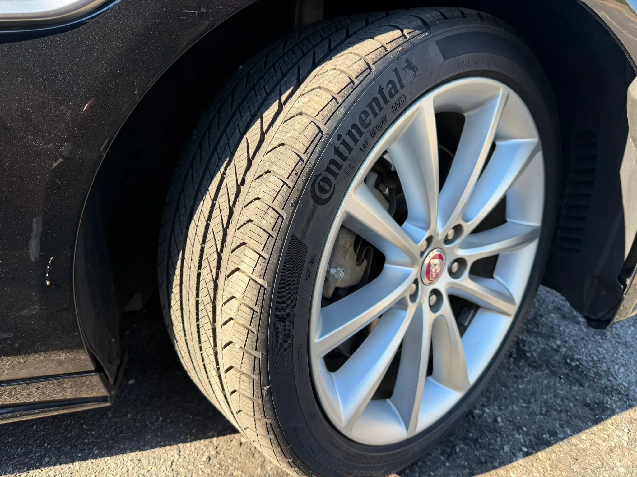 Used 2016 Jaguar XF R-Sport RWD image 26