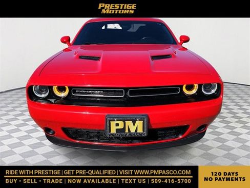 Used 2020 Dodge Challenger SXT image 2