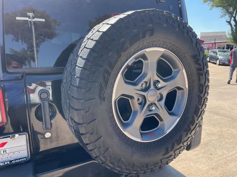 Used 2014 Jeep Wrangler Unlimited Sahara w/ Max Tow Package image 21