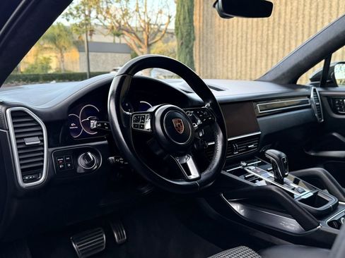 Used 2023 Porsche Cayenne Turbo S image 41