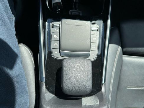 Used 2021 Mercedes-Benz GLB 250 image 20