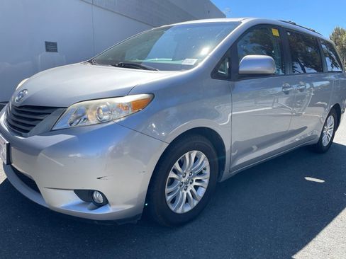 Used 2012 Toyota Sienna XLE w/ XLE Navigation Pkg FWD image 1