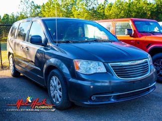 Used 2016 Chrysler Town & Country Touring video 2