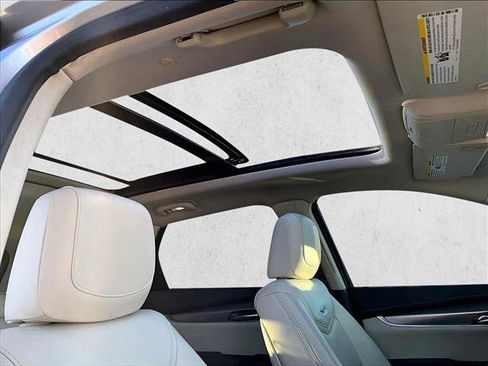 Used 2017 Cadillac XT5 Premium Luxury image 17