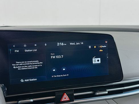 Used 2024 Hyundai Elantra SEL image 21