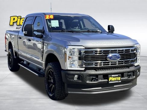 Used 2024 Ford F350 XLT AWD/4WD image 2