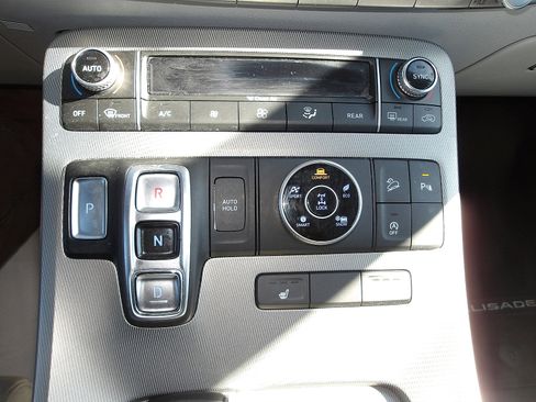 Used 2021 Hyundai Palisade SEL w/ Convenience Package image 23