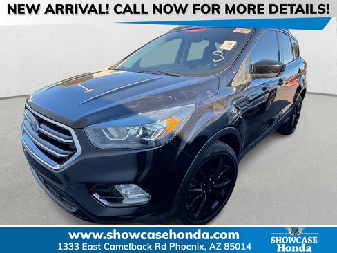 Used 2017 Ford Escape SE w/ Equipment Group 201A image 1