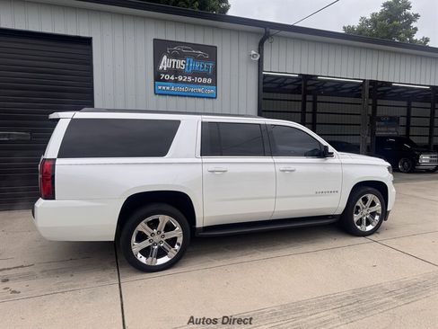 Used 2019 Chevrolet Suburban LT w/ Luxury Package RWD image 10