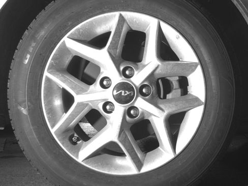 Used 2025 Kia Soul LX w/ LX Technology Package FWD image 18