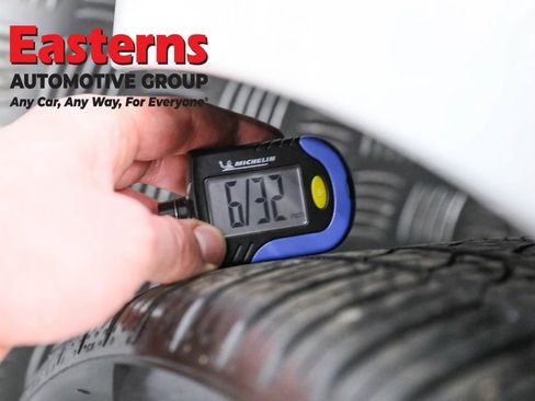 Used 2023 Acura TLX image 25