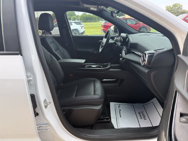 Used 2025 Chevrolet Equinox LT w/ Convenience Package II AWD/4WD image 16