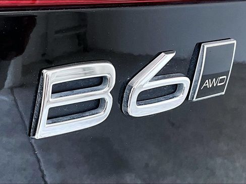 Used 2023 Volvo XC60 B6 Ultimate w/ Protection Package Premier AWD/4WD image 40