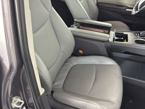 Used 2021 Toyota Sienna XLE image 40