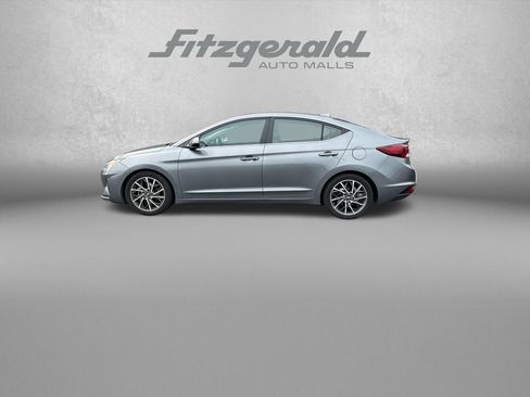 Used 2019 Hyundai Elantra Limited w/ Cargo Package FWD image 5
