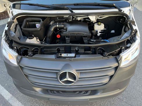 Used 2022 Mercedes-Benz Sprinter 1500 image 22