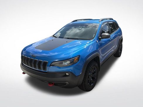 Used 2019 Jeep Cherokee Trailhawk w/ Cold Weather Group AWD/4WD image 3