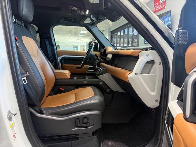 Used 2024 Land Rover Defender 110 X-Dynamic SE AWD/4WD image 12