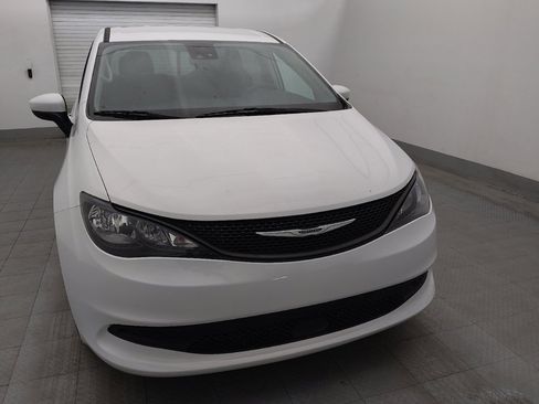 Used 2023 Chrysler Voyager LX FWD image 14