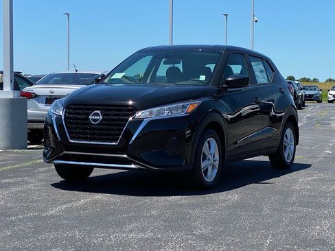 New 2025 Nissan Kicks Play S image 8