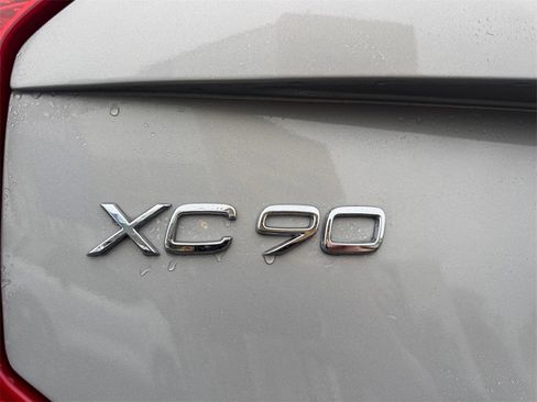 Certified 2024 Volvo XC90 B5 Core w/ Climate Package image 8
