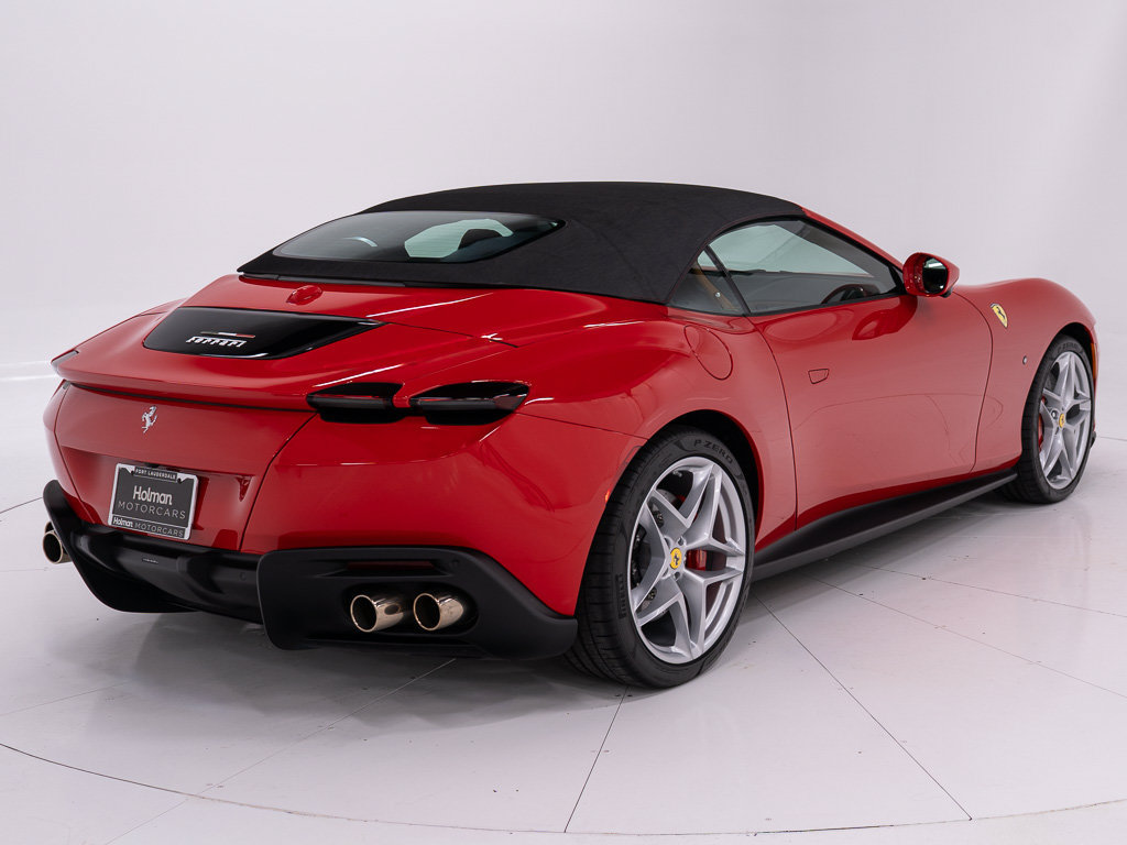 Used 2025 Ferrari Roma Spider RWD image 14