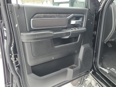 Used 2024 RAM 2500 Big Horn w/ Safety Group image 6