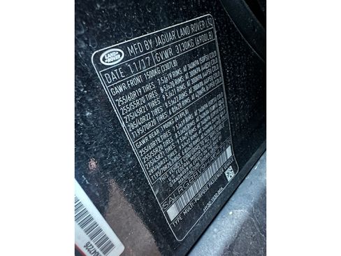 Used 2017 Land Rover Discovery SE AWD/4WD image 9