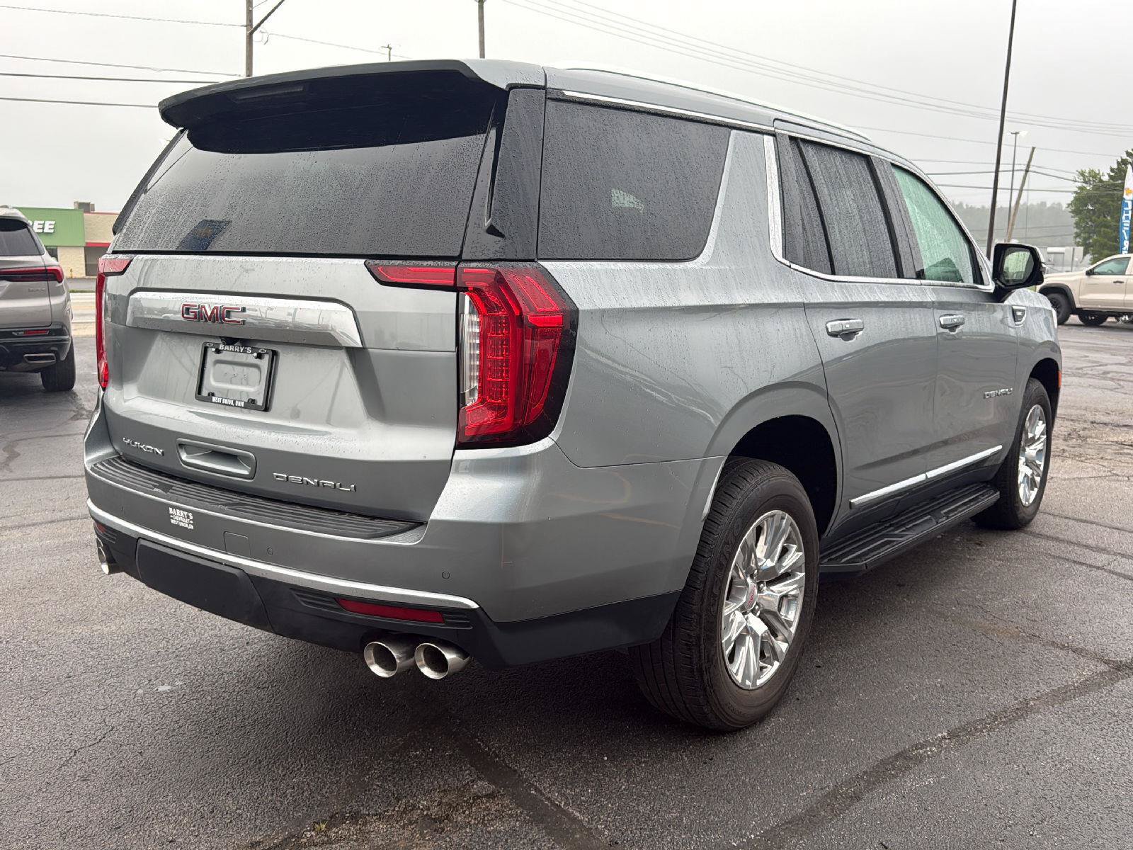 Used 2023 GMC Yukon Denali AWD/4WD image 5