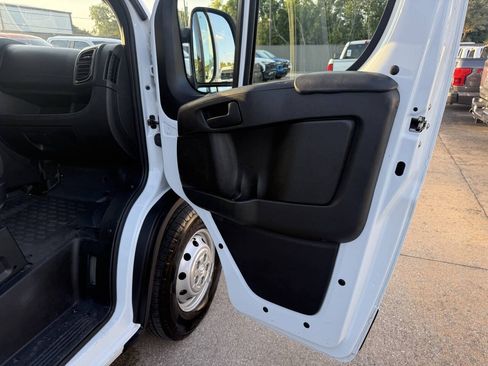 Used 2023 RAM ProMaster 2500 w/ Interior LED Lighting Group FWD image 11