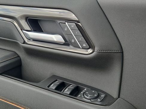 Used 2026 GMC Sierra 2500 AT4 image 21