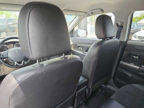 Used 2023 Mitsubishi Outlander Sport SE image 41