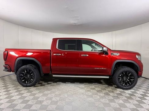 Used 2024 GMC Sierra 1500 Denali AWD/4WD image 9