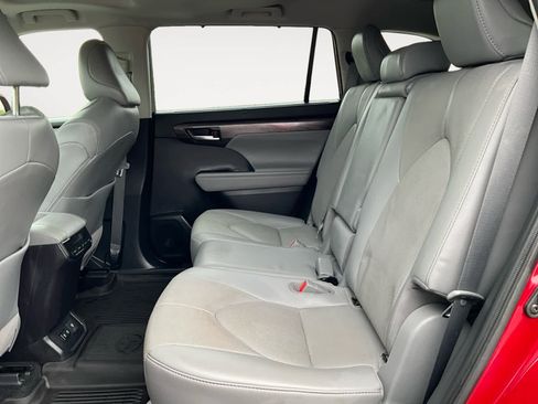 Used 2021 Toyota Highlander Limited AWD/4WD image 15