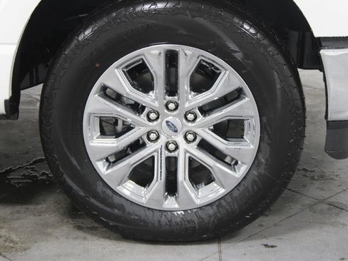 New 2025 Ford F150 Lariat w/ Equipment Group 502A High image 17