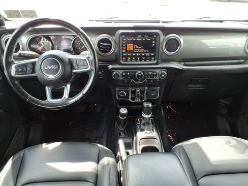 Used 2022 Jeep Wrangler Unlimited Sahara w/ LED Lighting Group AWD/4WD image 12