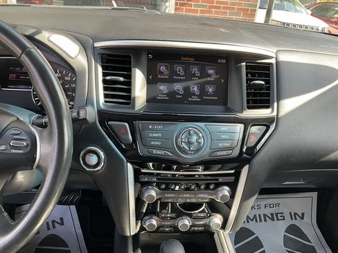 Used 2017 Nissan Pathfinder SV w/ Trailer Tow Package AWD/4WD image 28