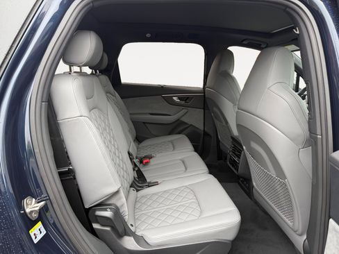 New 2026 Audi SQ7 Prestige image 18