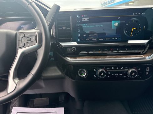 Used 2023 Chevrolet Silverado 1500 LT AWD/4WD image 22