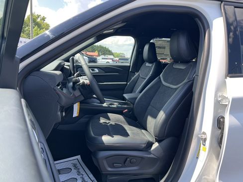 New 2025 Ford Explorer ST image 16