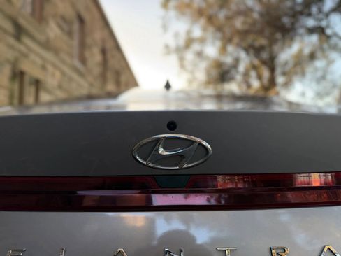 Used 2021 Hyundai Elantra SE FWD image 38