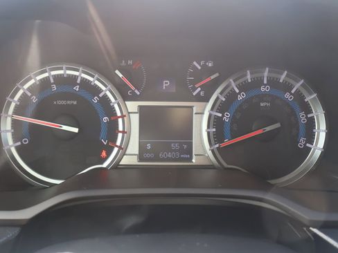 Used 2019 Toyota 4Runner SR5 Premium AWD/4WD image 2