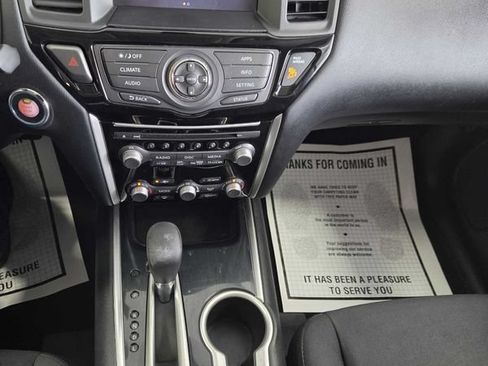 Used 2019 Nissan Pathfinder SV AWD/4WD image 3