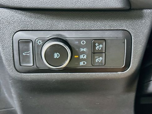 Used 2025 Ford Escape ST-Line Select AWD/4WD image 17