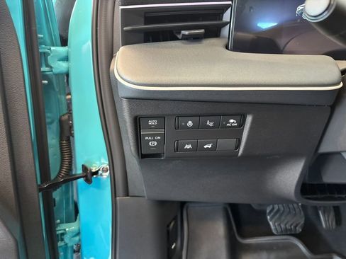 New 2026 Nissan Leaf Platinum+ w/ Cargo Package (Platinum+) image 15