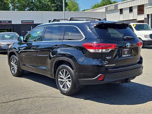 Used 2017 Toyota Highlander XLE w/ Protection Package #3 AWD/4WD image 7