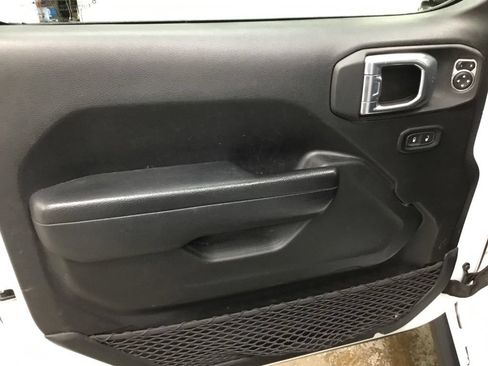 Used 2022 Jeep Gladiator Sport AWD/4WD image 7